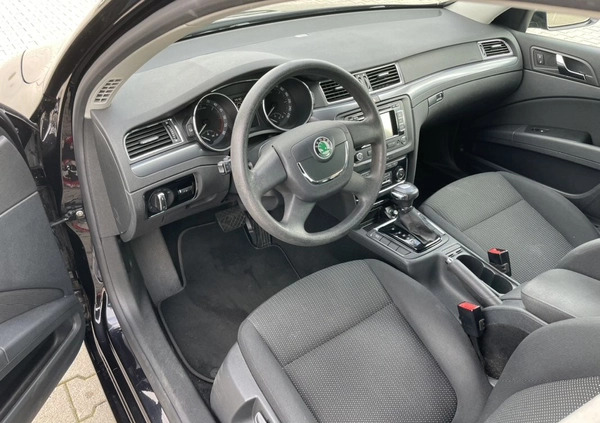 Skoda Superb cena 36500 przebieg: 219752, rok produkcji 2011 z Torzym małe 254